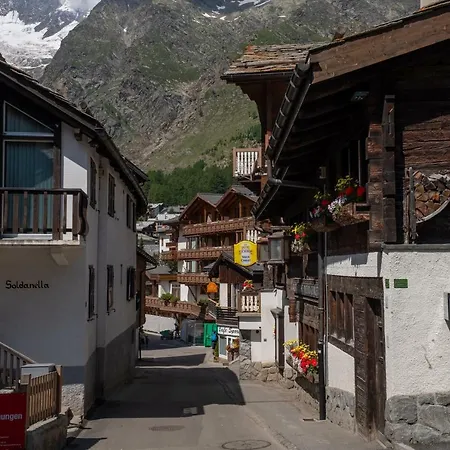 Chalet Schliechten 샬레 Saas Fee